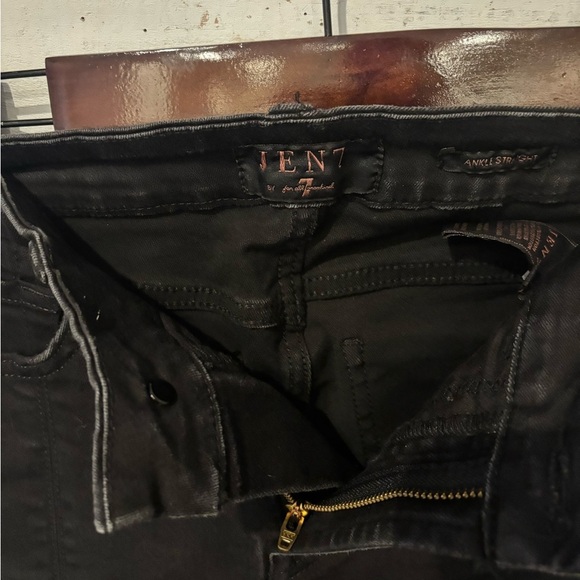 7 For All Mankind Jen 7 Black Women's Jeans in size 4. Ankle straight - Picture 8 of 10